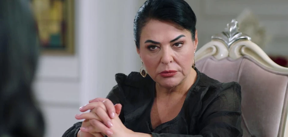 Невеста - кадры из 295 серии